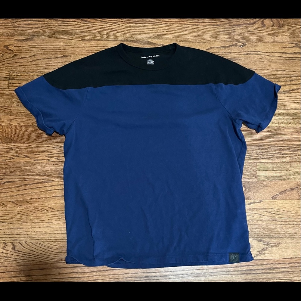 American Eagle short sleeve shirt